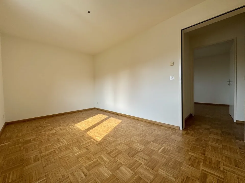 GEMÜTLICHE WOHNUNG IN STADTNÄHE -1x MIETZINS GESCHENKT