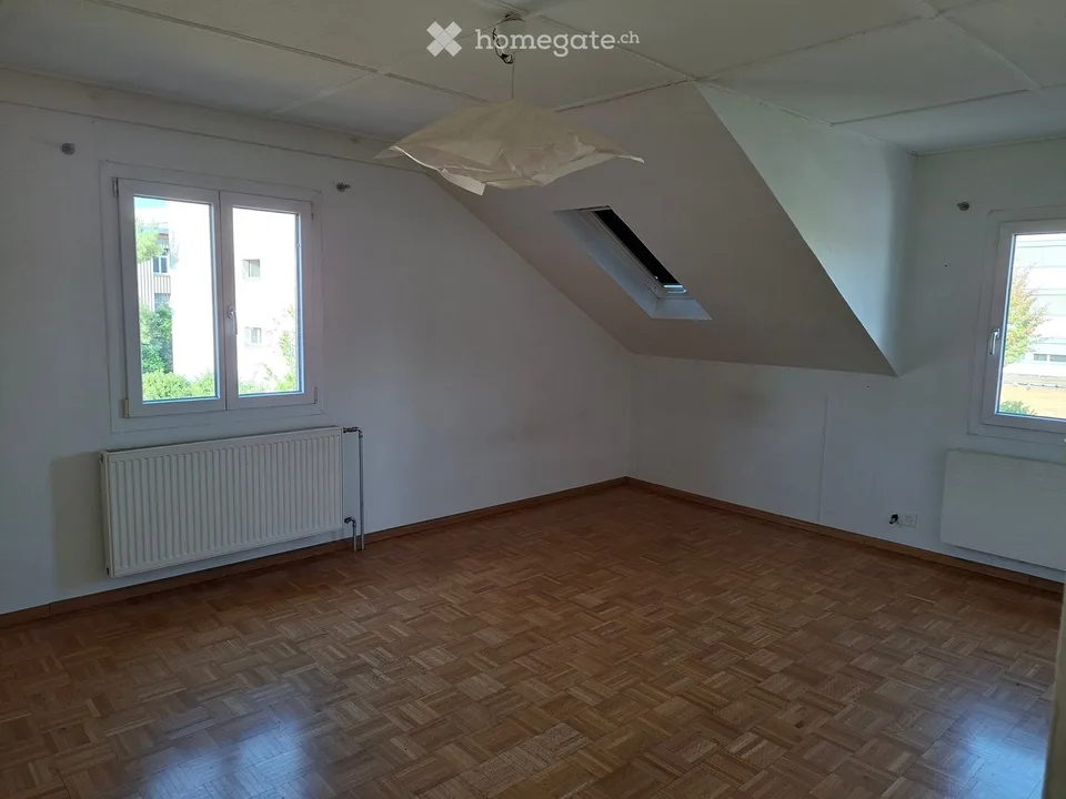 Immobile commerciale per magazzino con possibilità di ufficio in posizione centrale