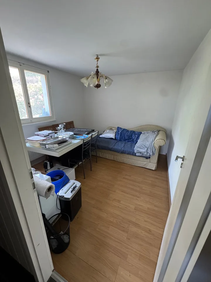 Exklusiv - Einzelvilla mit 6 Zimmern zur Renovierung, mit Garten und Bergblick