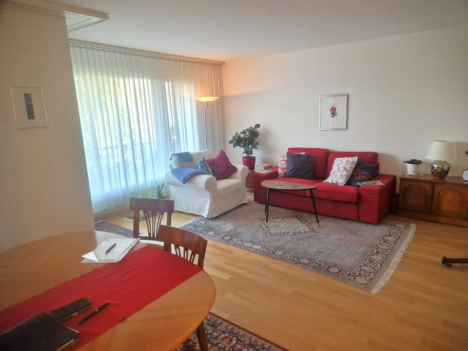 Helle 3.5-Zimmer-Wohnung mit Balkon in ruhiger Lage in Ittigen