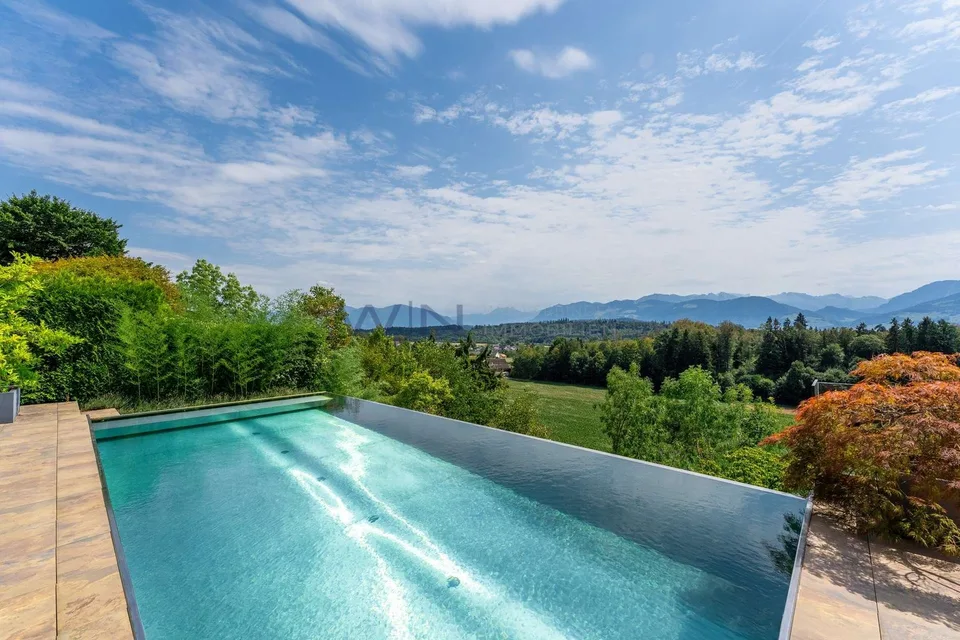 Exklusive Panorama-Villa: Ruhe & Familienglück