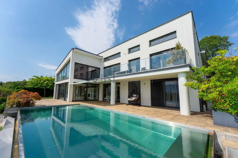 Exklusive Panorama-Villa: Ruhe & Familienglück