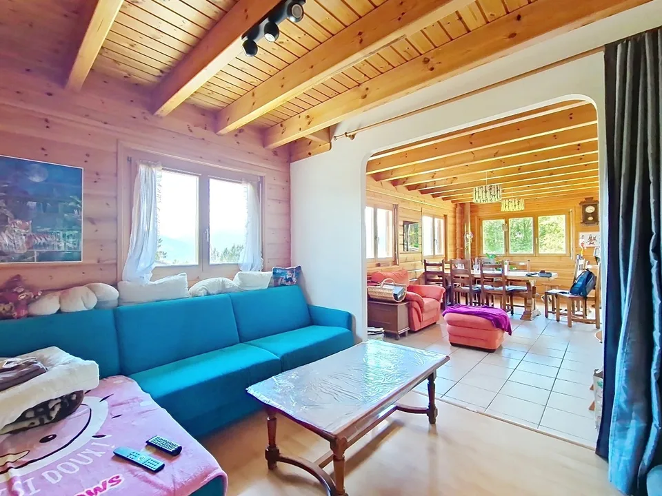 Arbaz, 5.5-room chalet of 175 m2 with garage and parking spaces