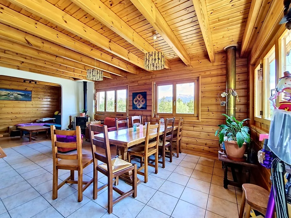 Arbaz, 5.5-room chalet of 175 m2 with garage and parking spaces