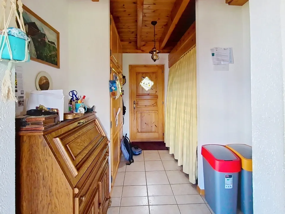 Arbaz, 5.5-room chalet of 175 m2 with garage and parking spaces