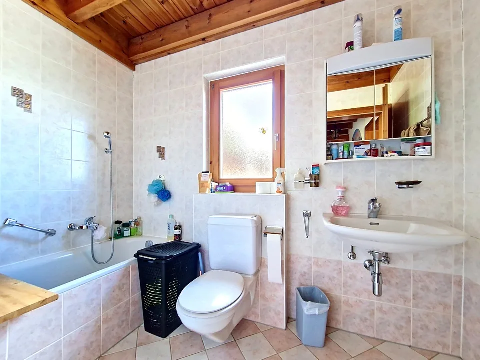 Arbaz, 5.5-room chalet of 175 m2 with garage and parking spaces