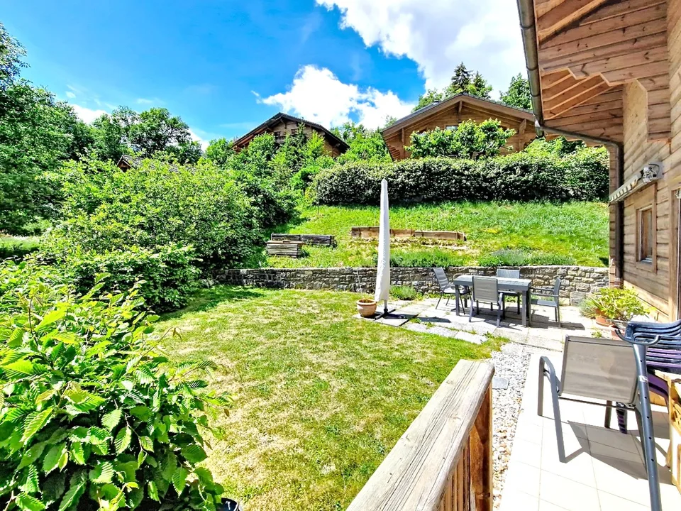 Arbaz, 5.5-room chalet of 175 m2 with garage and parking spaces