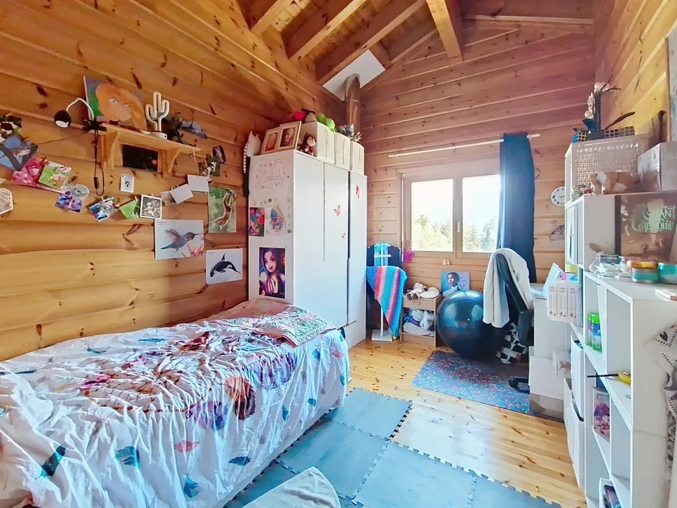 Arbaz, 5.5-room chalet of 175 m2 with garage and parking spaces