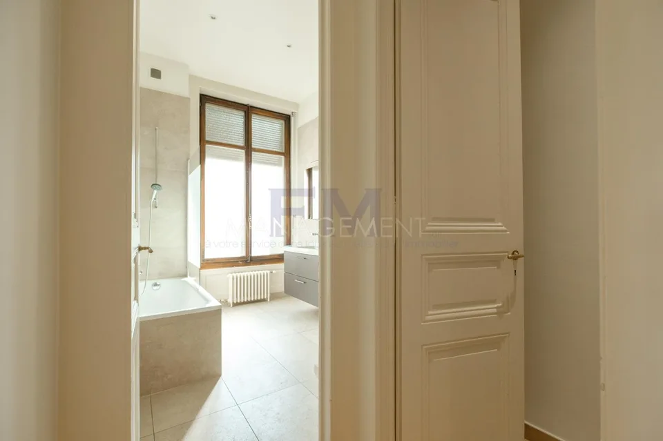 Boulevard der Philosophen ? 4 Zimmer von ca. 122 m² im 2. Stock