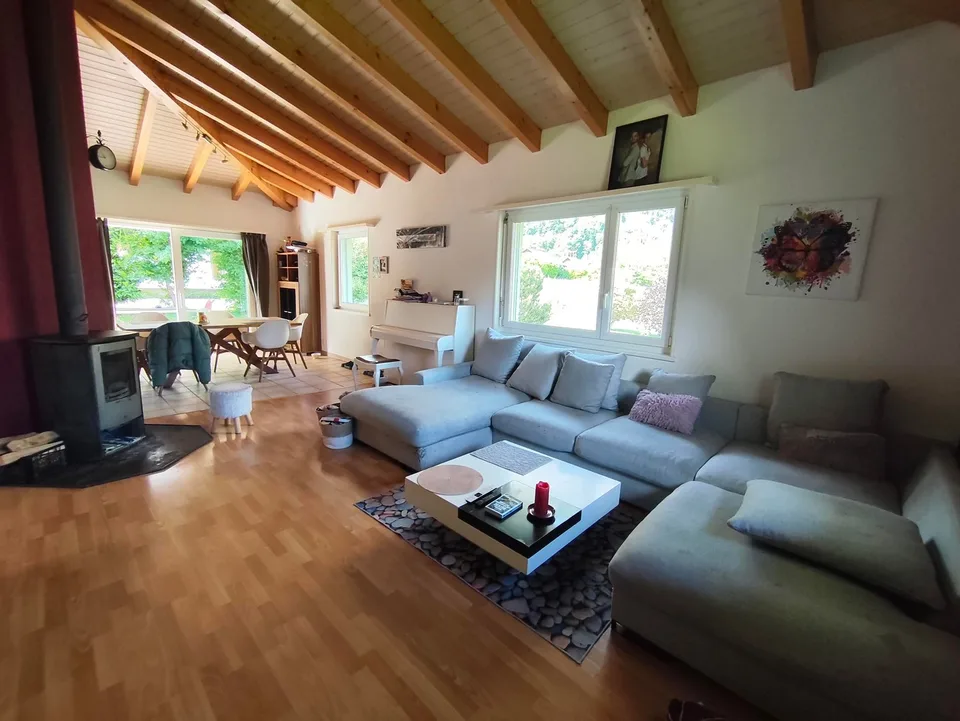 Character villa in Saint-Maurice – 5.5 rooms with view and large plot