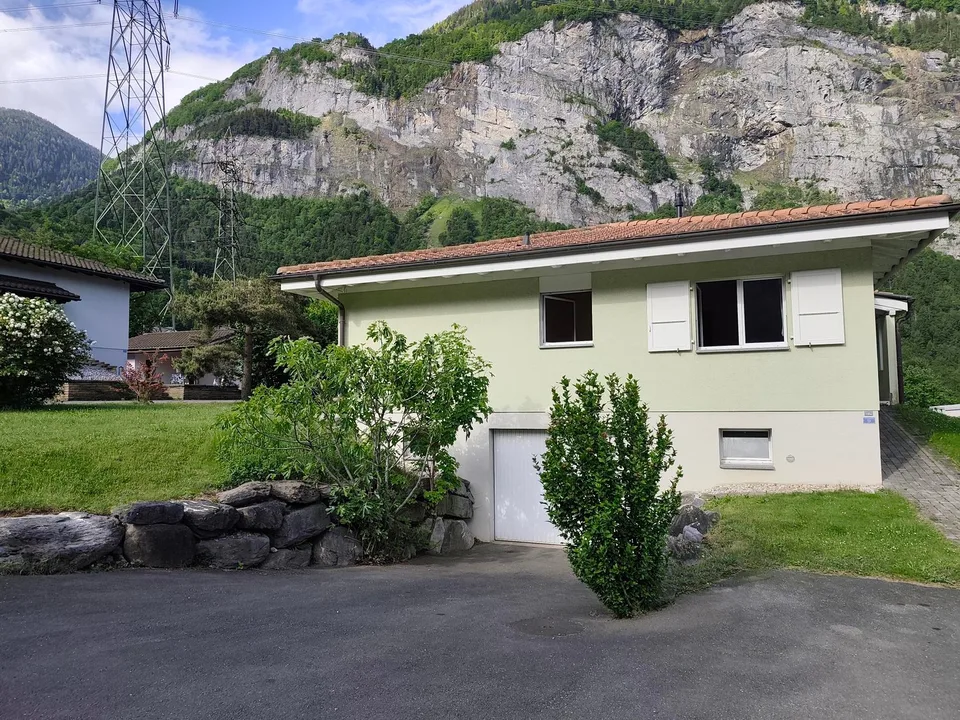 Character villa in Saint-Maurice – 5.5 rooms with view and large plot