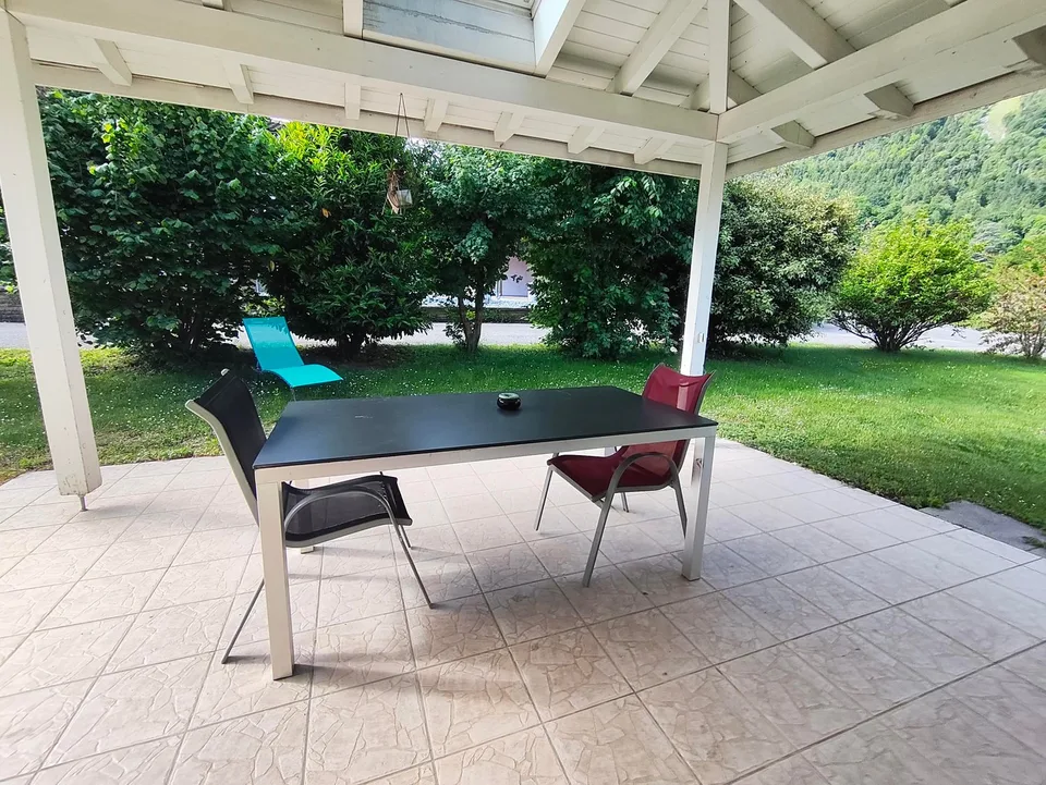 Character villa in Saint-Maurice – 5.5 rooms with view and large plot