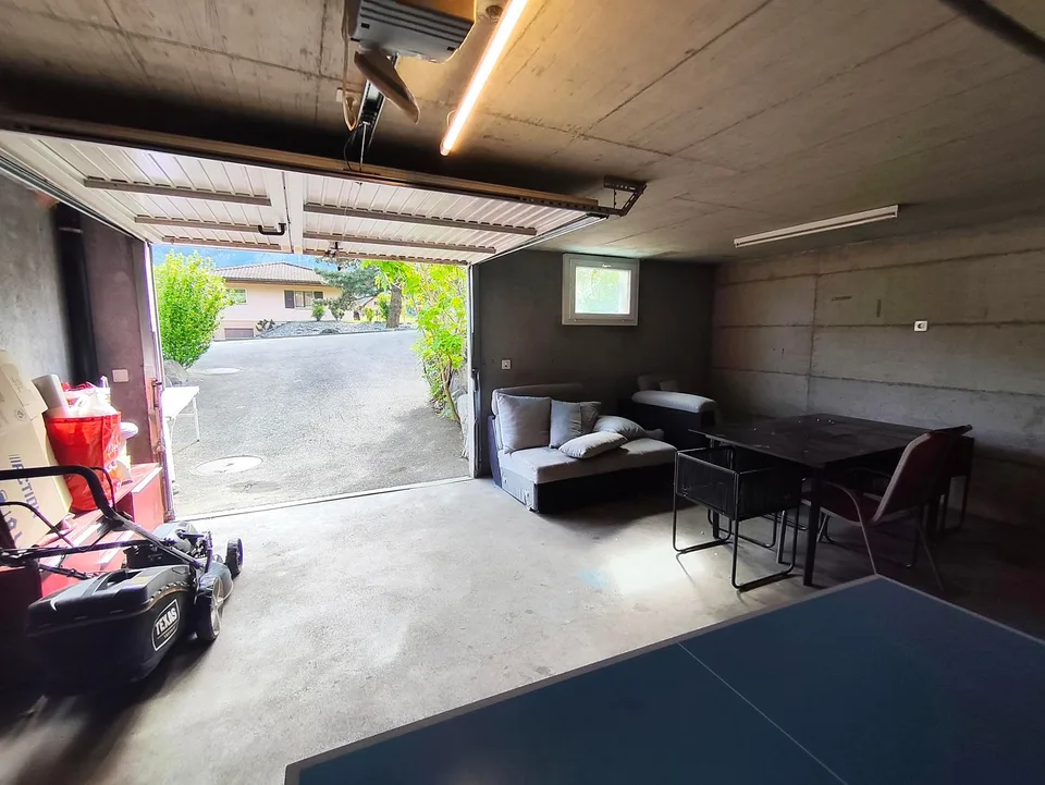 Character villa in Saint-Maurice – 5.5 rooms with view and large plot