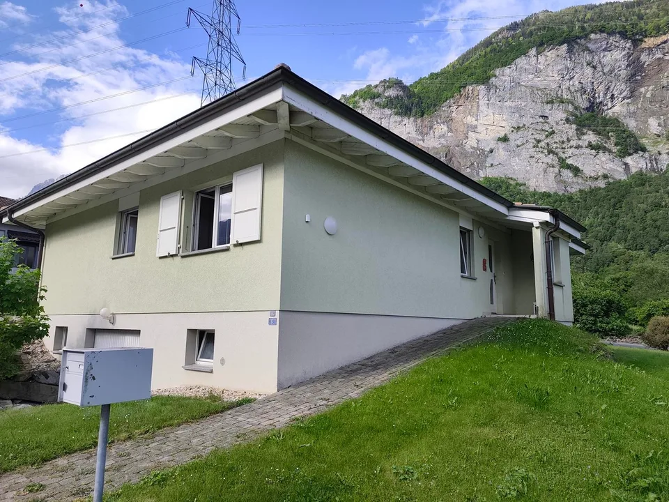 Character villa in Saint-Maurice – 5.5 rooms with view and large plot