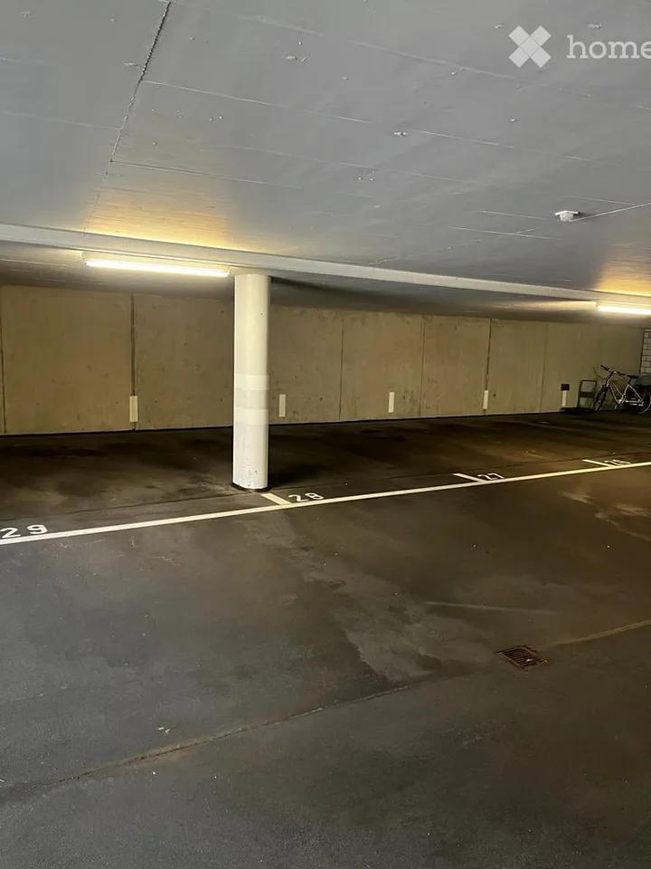 Sehr zentral: Parkplatz in Tiefgarage in Brugg