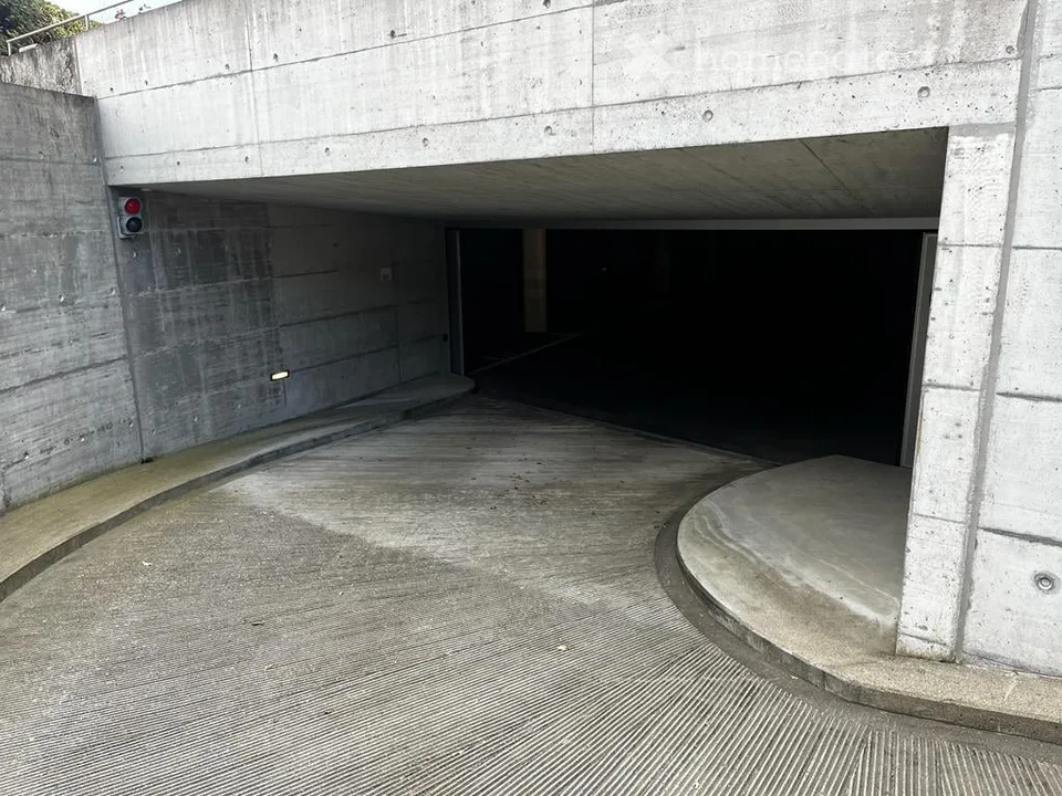 Sehr zentral: Parkplatz in Tiefgarage in Brugg