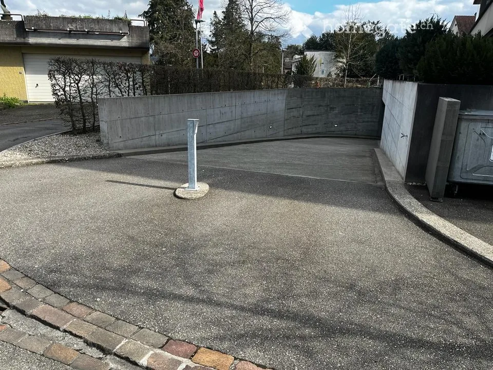 Sehr zentral: Parkplatz in Tiefgarage in Brugg
