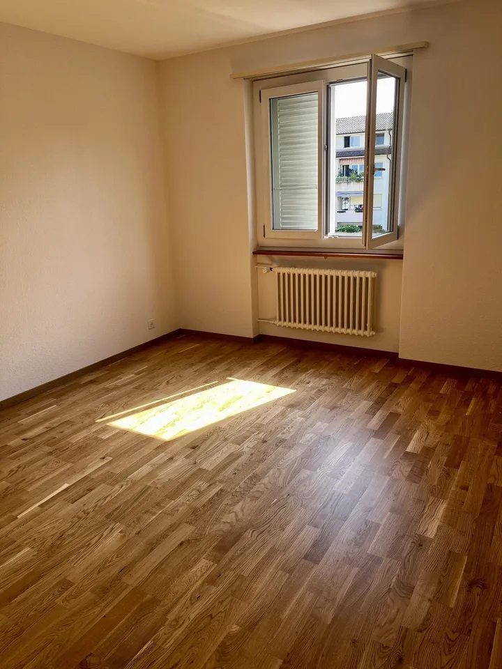 Appartement lumineux 3 pièces avec balcon à Büren an der Aare