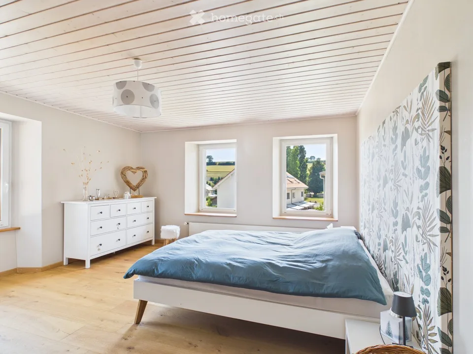 For sale is a charming single-family home with 6.5 rooms + an independent studio