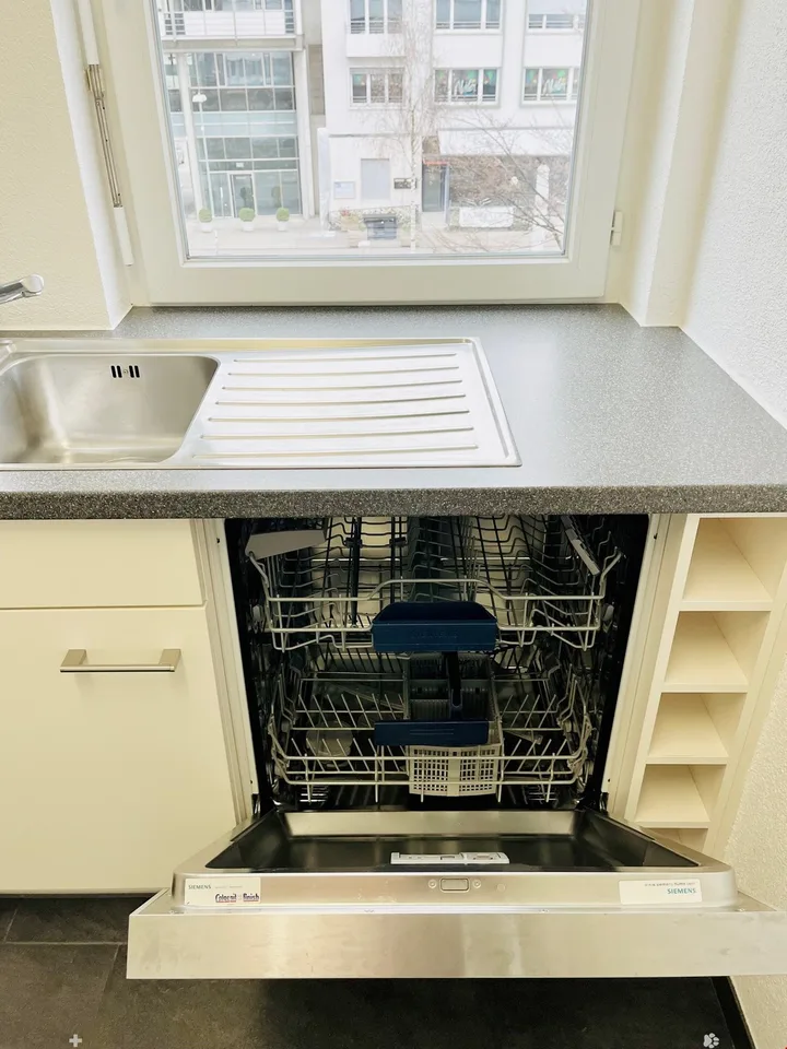 Biel, Oberer Quai 18: schöne 2.5-Zi-Wohnung zu vermieten