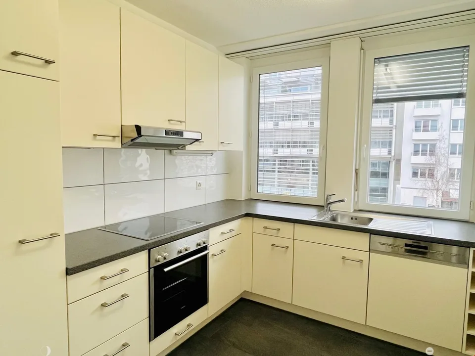 Biel, Oberer Quai 18: schöne 2.5-Zi-Wohnung zu vermieten