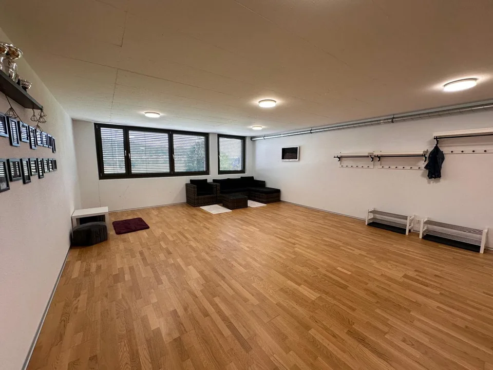 Helle und moderne Gewerbefläche