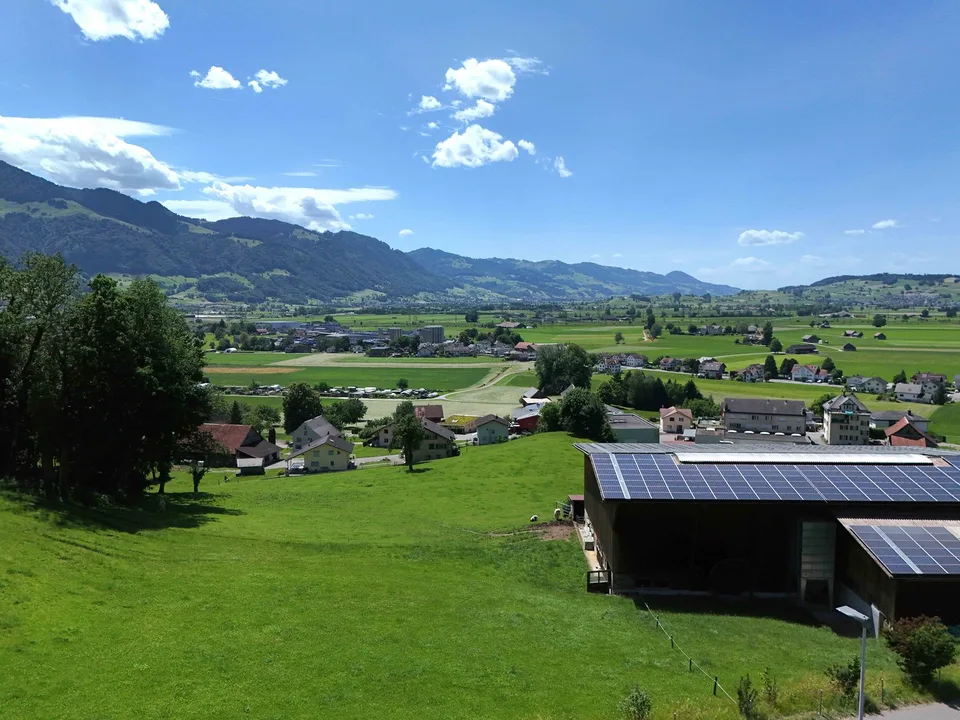 Due lati, una casa – sole e vista panoramica a sud, pace e frescura a nord