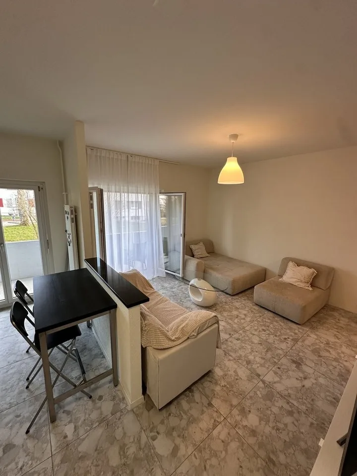 Helle 3-Zimmer-Wohnung mit Balkon in Zürich-Schwamendingen
