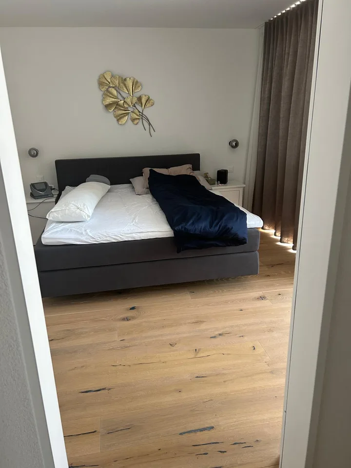 Appartement attique moderne 5.5 pièces avec terrasse spacieuse