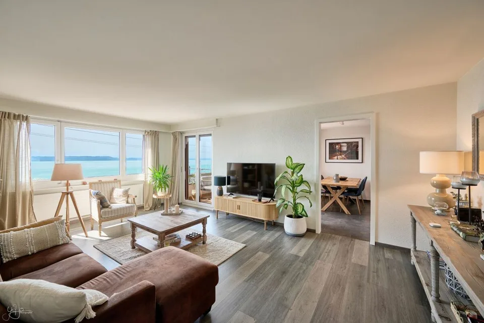 Apartment with 4.5 rooms and breathtaking view of the lake