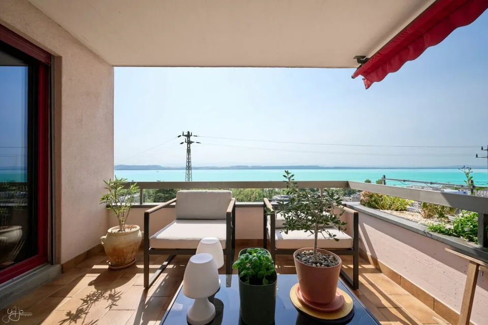 Appartement de 4.5 pièces avec vue imprenable sur le lac