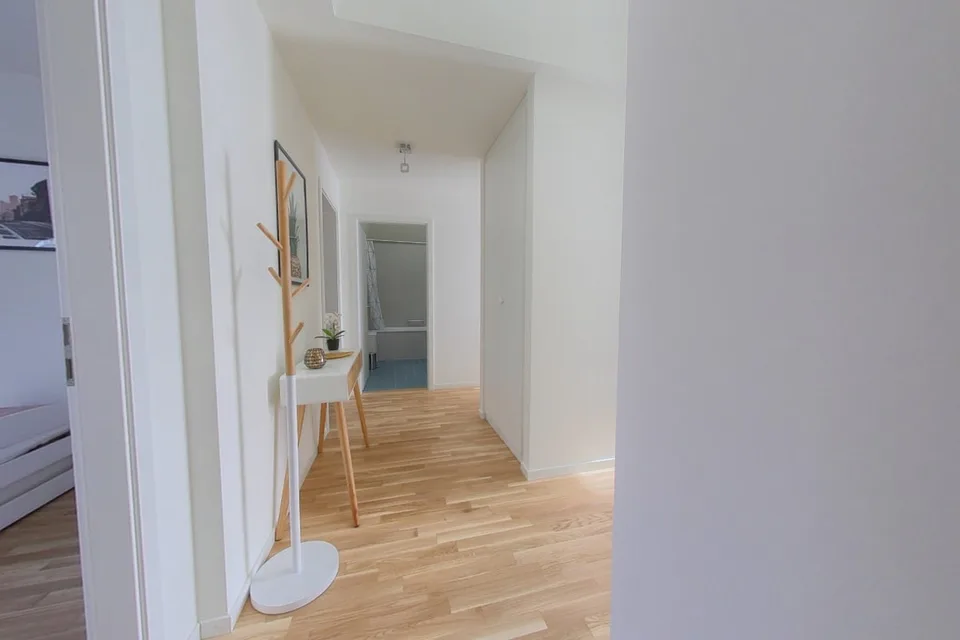 Newly renovated 75 m² 2-bedroom apartment