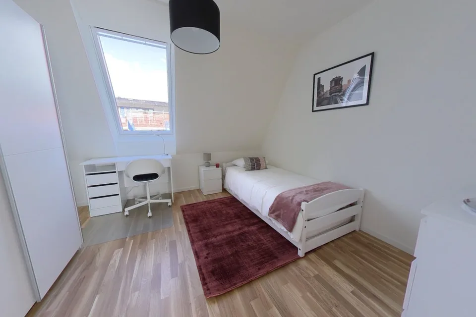 Newly renovated 75 m² 2-bedroom apartment