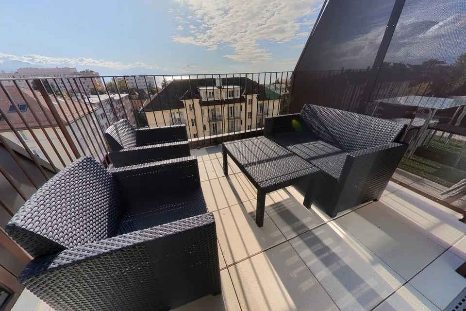 Newly renovated 75 m² 2-bedroom apartment
