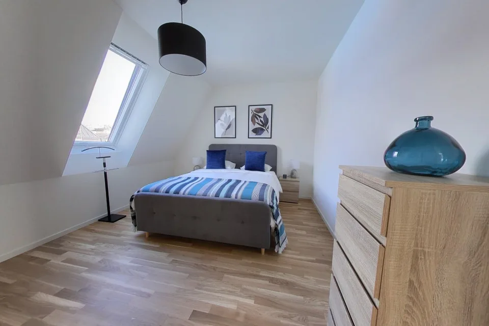 Newly renovated 75 m² 2-bedroom apartment