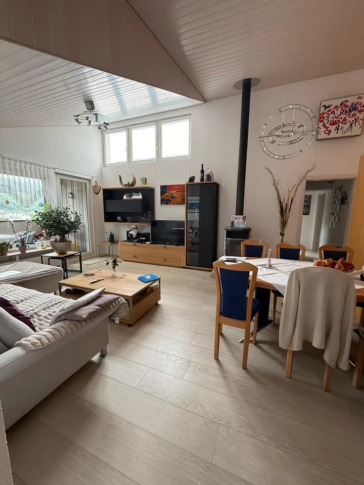 Attractive 4-room attic apartment with lift access directly into the apartment