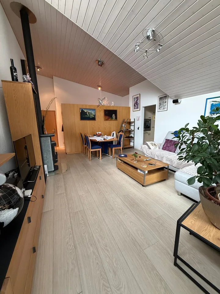 Attractive 4-room attic apartment with lift access directly into the apartment