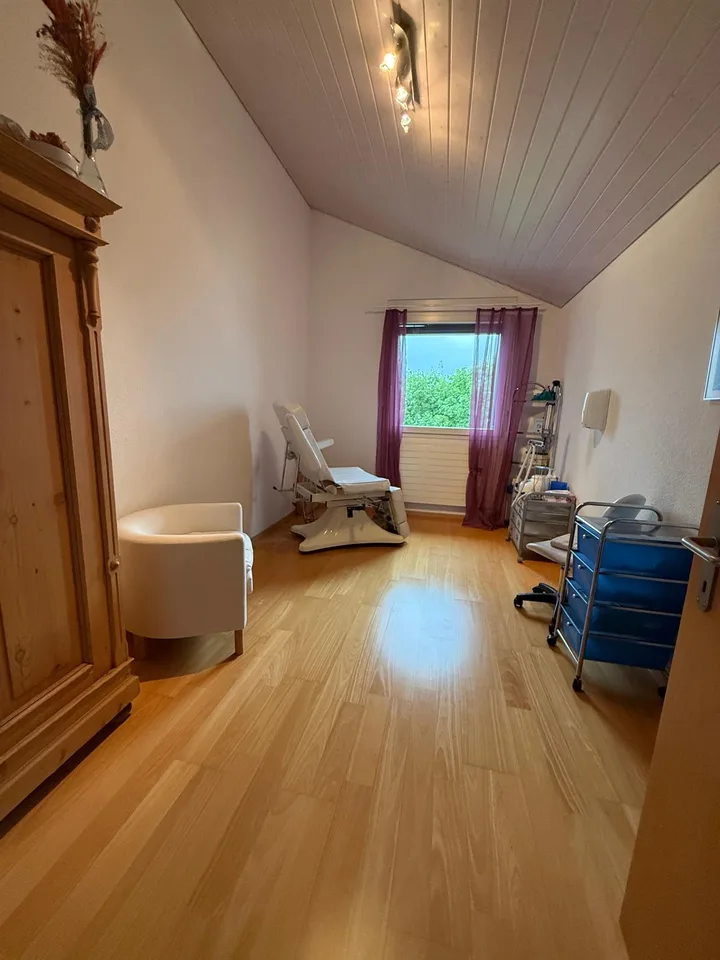 Attractive 4-room attic apartment with lift access directly into the apartment