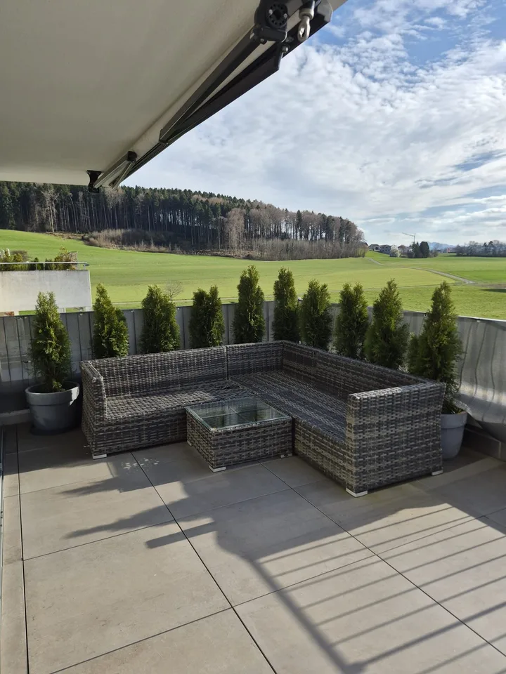 Modern 4.5-room attic apartment with countryside view