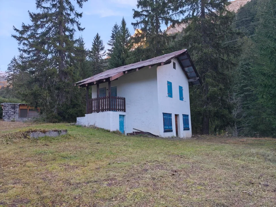 Chalet with 3.5 rooms for sale in Conthey – Alpine charm