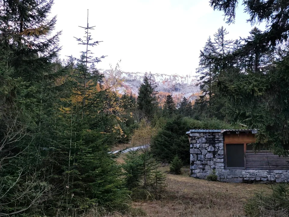 Chalet with 3.5 rooms for sale in Conthey – Alpine charm