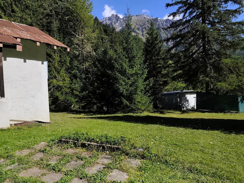 Chalet with 3.5 rooms for sale in Conthey – Alpine charm