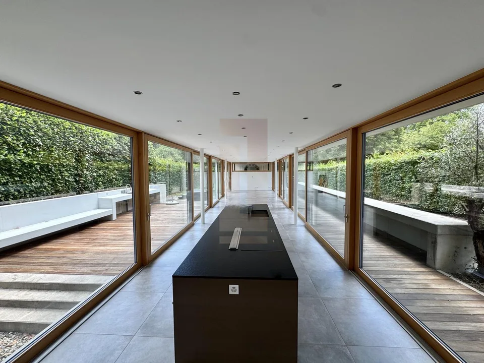 Bella villa contemporanea nel cuore della campagna ginevrina