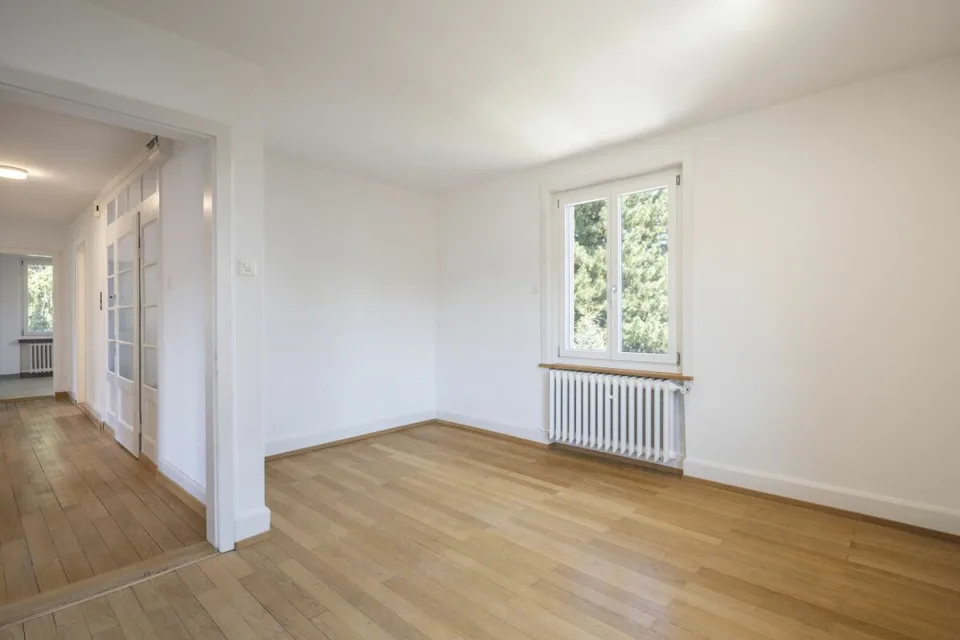 Appartamento di charme in vecchio edificio direttamente alla stazione di Wettingen