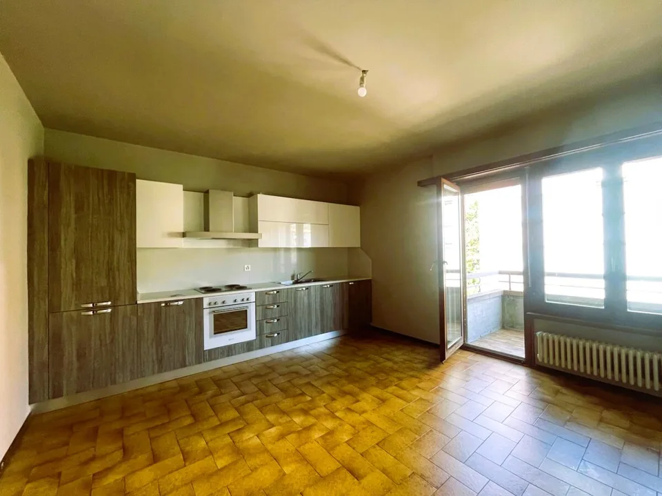 MENDRISIO  2.5 LOCALI IN POSIZIONE STRATEGICA