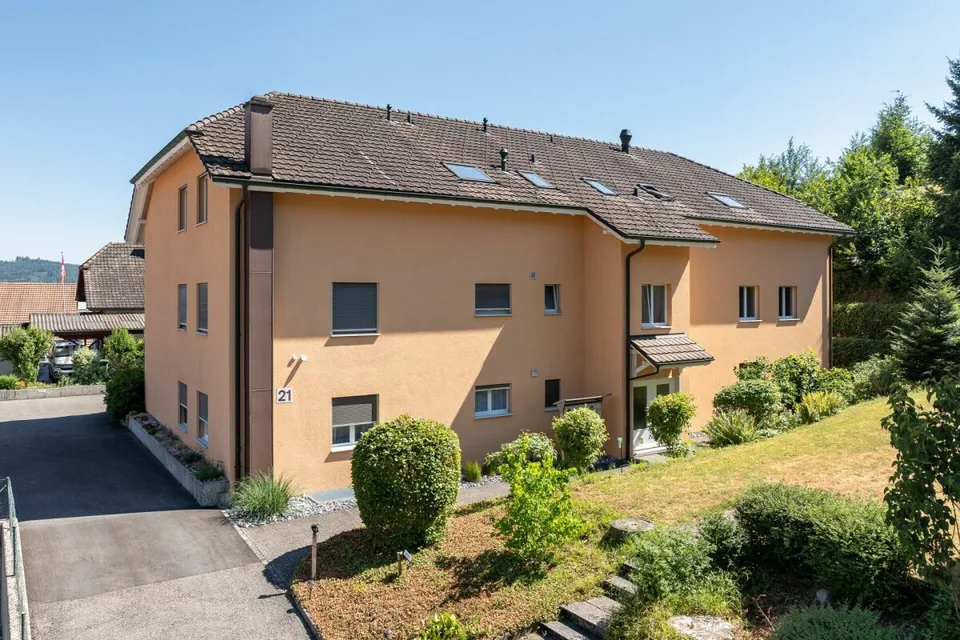 Charming 2.5-room apartment in Safnern