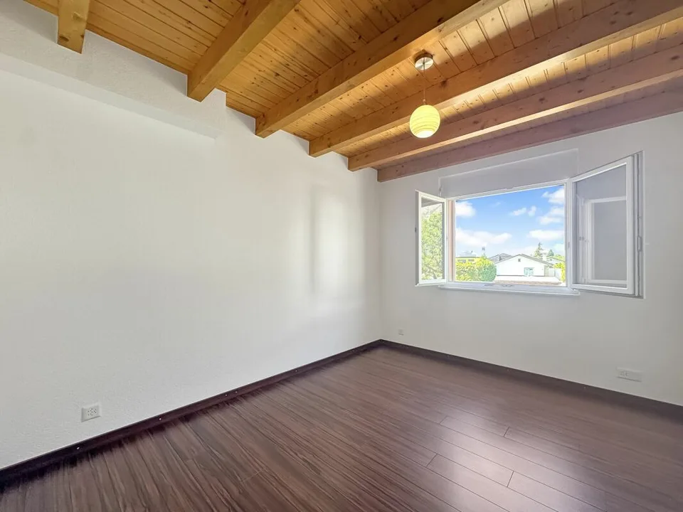 Saxon - 184 m² Dachgeschoß in ruhiger Lage, überdachte Terrasse und 2 überdachte Parkplätze