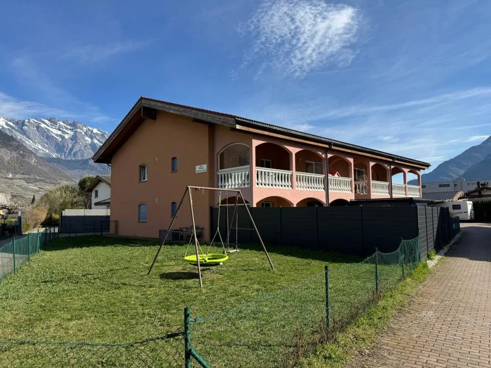 Saxon - 184 m² Dachgeschoß in ruhiger Lage, überdachte Terrasse und 2 überdachte Parkplätze