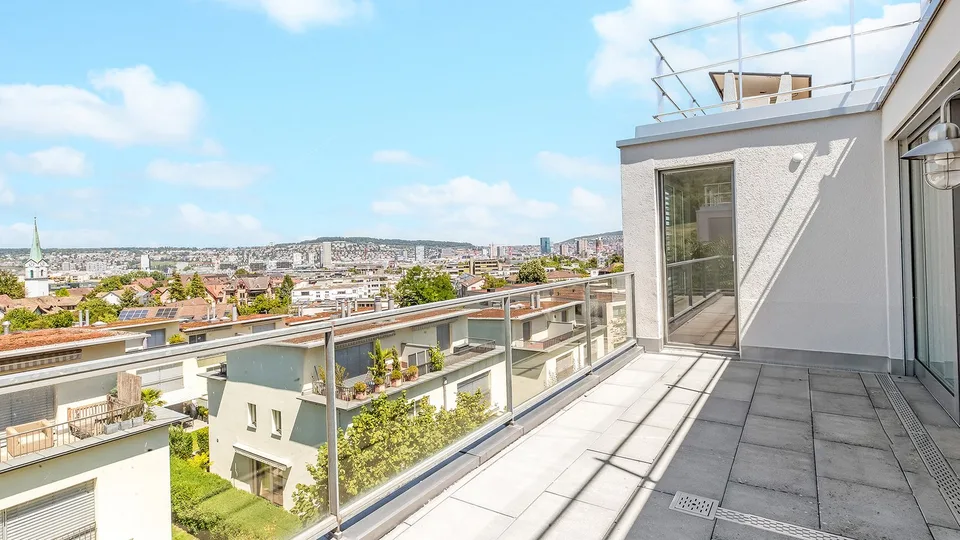Attikatraum mit über 100qm Terrassenflächen