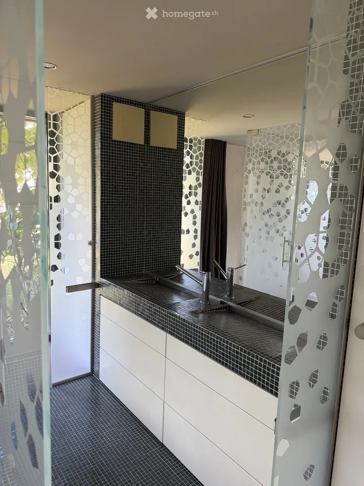 Prächtige 6.5-Zimmer-Villa in Corin-de-la-Crête – sofort verfügbar